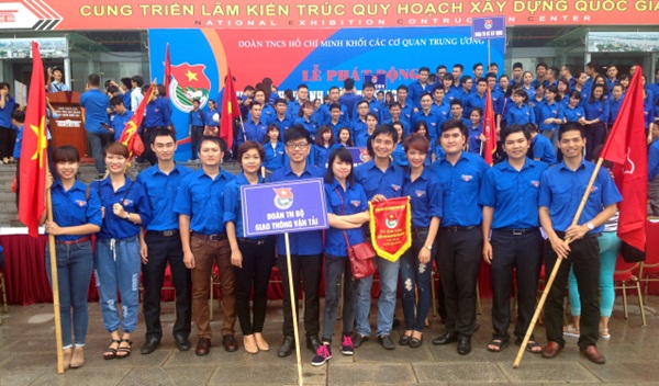 Đoàn Thanh niên Tổng công ty tham dự Lễ ra quân Chiến dịch Thanh niên tình nguyện hè 2015